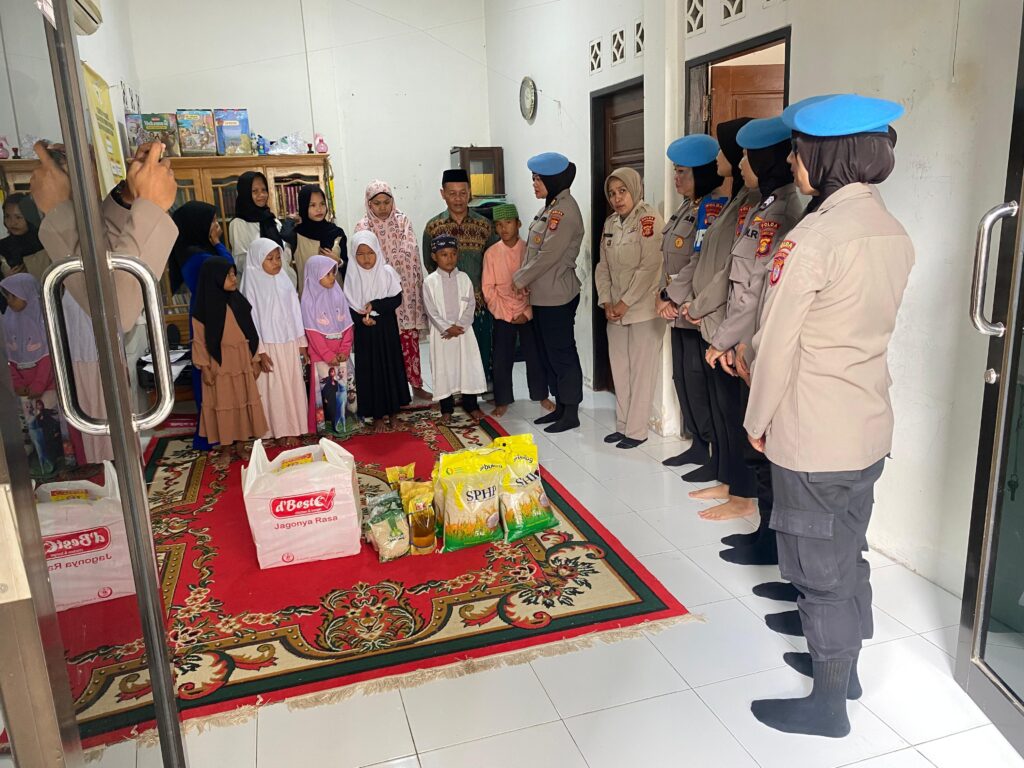 Bid Propam Polda Kaltim Tebar Kepedulian, Gelar Bakti Sosial di Dua Panti Asuhan WhatsApp Image 2025 09 26 at 18.06.22