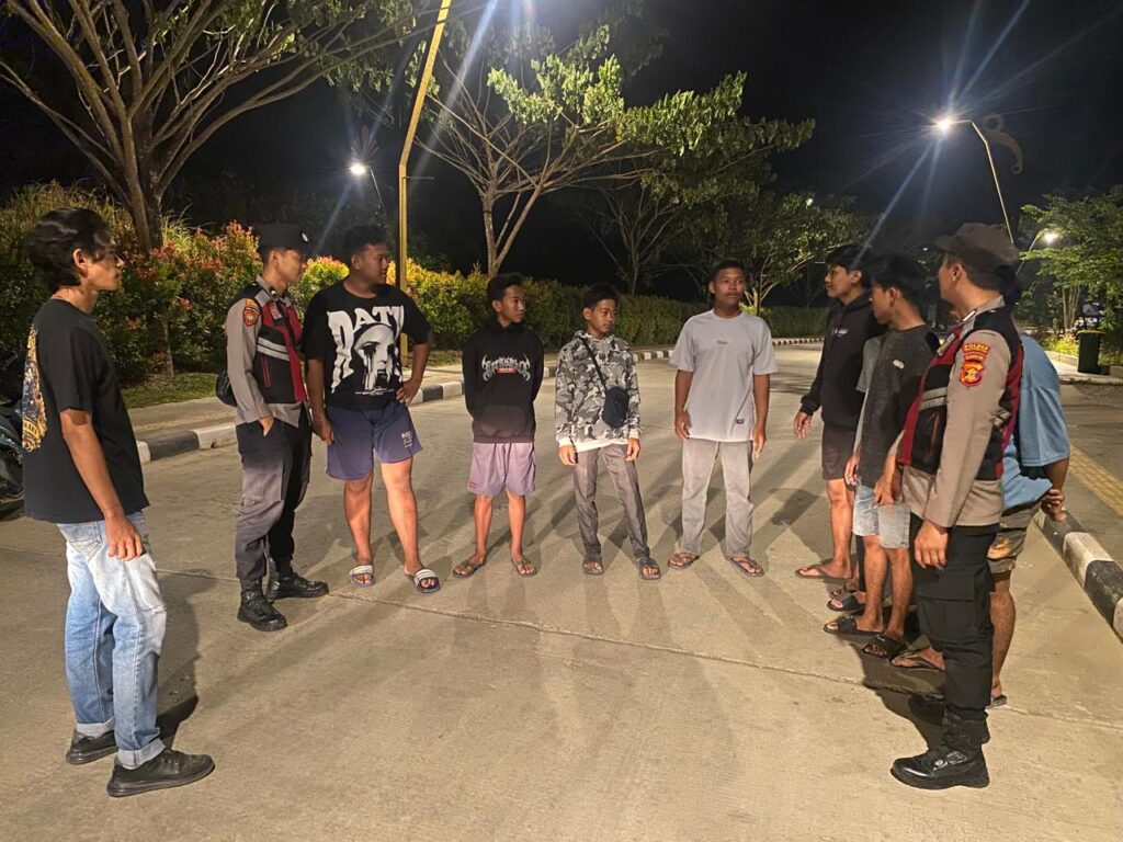 Polres PPU Tingkatkan Patroli Malam untuk Wujudkan Rasa Aman Warga WhatsApp Image 2025 09 30 at 11.11.55