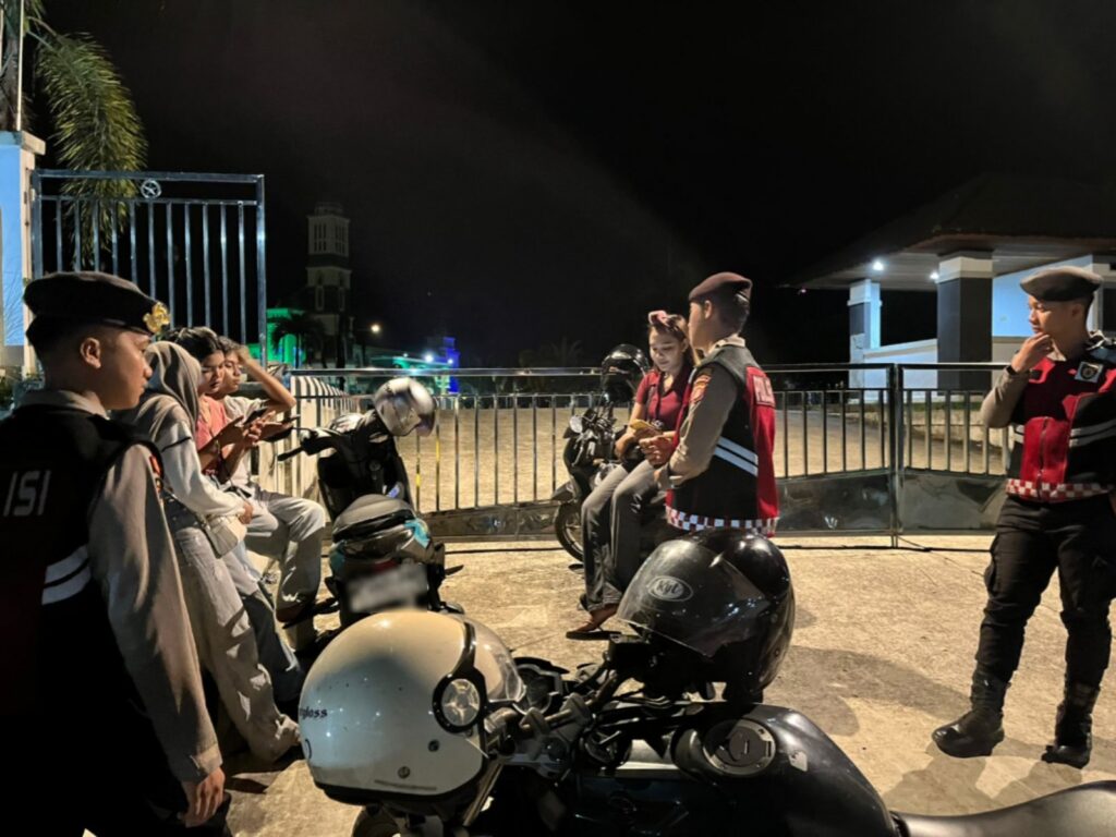 Gelar Patroli Perintis Presisi, Sat Samapta Polres Kubar Beri Himbauan Kamtibmas WhatsApp Image 2025 10 01 at 10.17.14