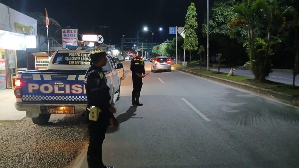 Cegah Adanya Balap Liar, Sat Lantas Polres Kutim Gencarkan Patroli Malam WhatsApp Image 2025 10 04 at 11.36.32