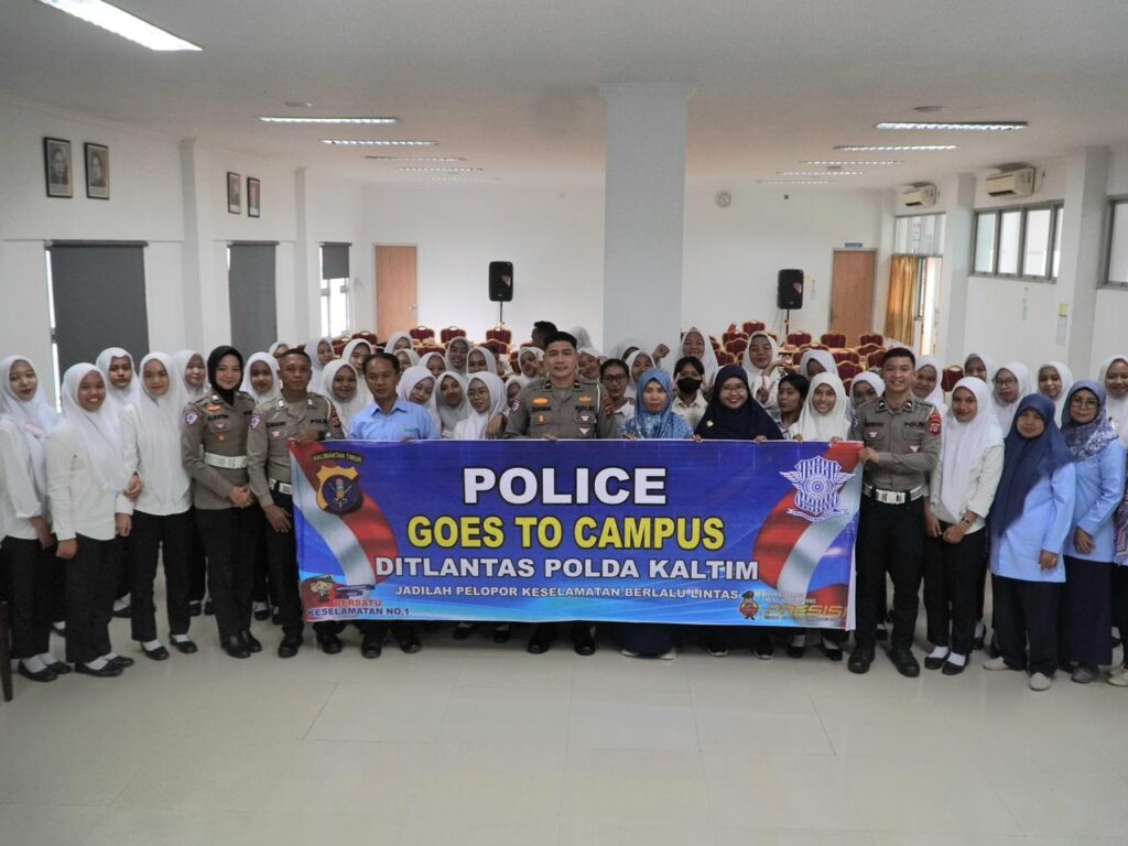 Ditlantas Polda Kaltim Gelar Program Police Goes To Campus di Poltekkes Balikpapan, Edukasi Mahasiswa Tertib Berlalu Lintas WhatsApp Image 2025 10 07 at 08.15.48 fd09534c