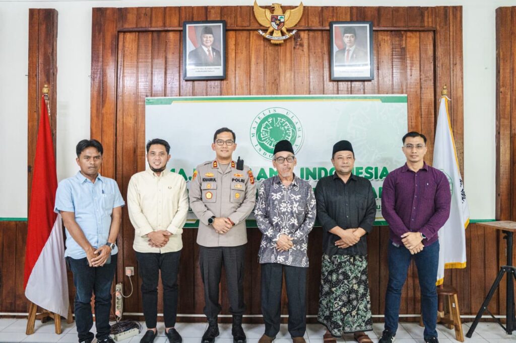 Perkuat Sinergi dengan Tokoh Agama, Kapolres Kutai Kartanegara Silaturahmi ke MUI Kukar WhatsApp Image 2025 10 09 at 13.42.31