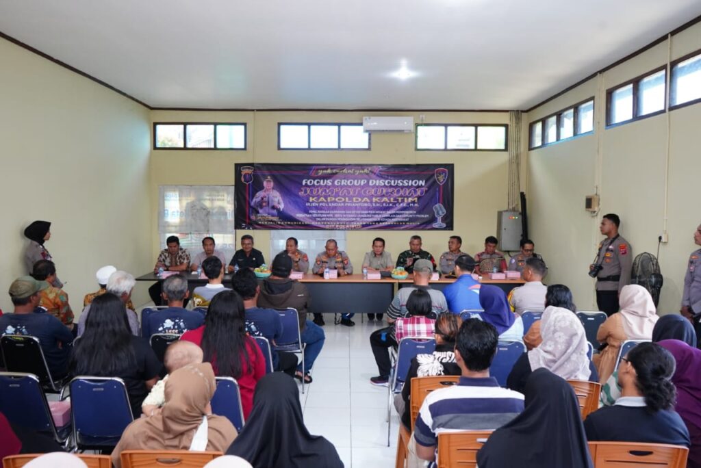 Ditpolairud Polda Kaltim Gelar Jumat Curhat Bersama Pelaku Usaha Tahu Tempe di Balikpapan Utara WhatsApp Image 2025 10 10 at 11.20.42 75a16738