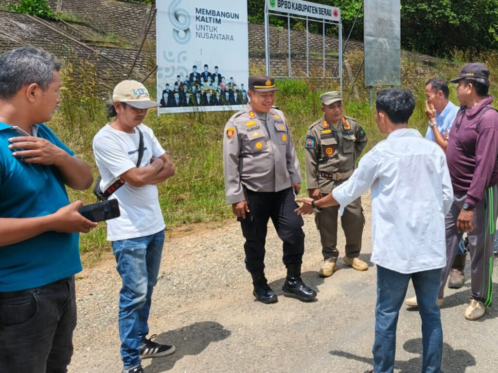 Polsek Tabalar Amankan Aksi Damai Aliansi Pemuda Tabalar WhatsApp Image 2025 10 13 at 14.51.55 1