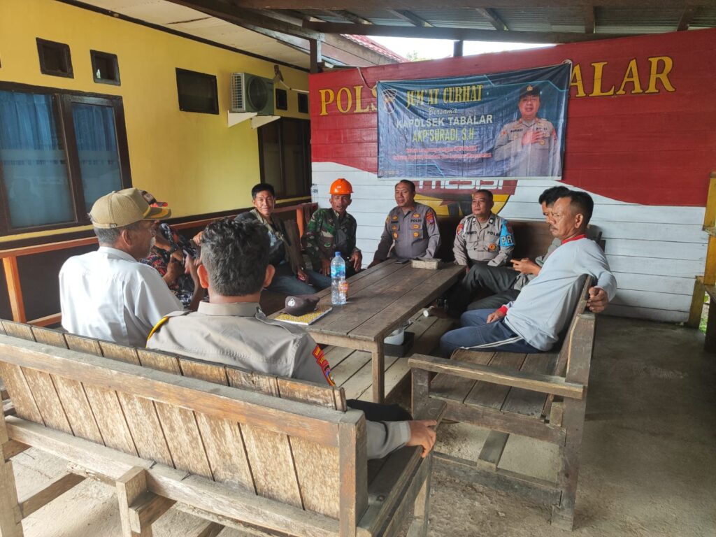 Polsek Tabalar Gelar Jumat Curhat, Serap Aspirasi Warga dan Perkuat Hubungan Kemitraan WhatsApp Image 2025 10 17 at 17.18.01