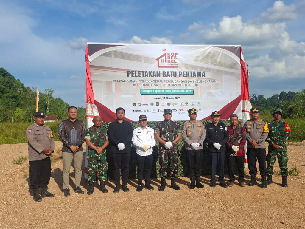 Kapolres Berau Hadiri Peletakan Batu Pertama Pembangunan Koperasi Merah Putih di Sei Bebanir Bangun WhatsApp Image 2025 10 18 at 12.03.44 2b715ea9