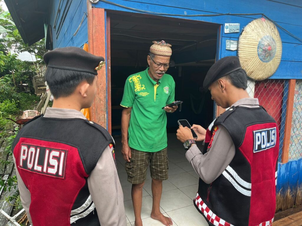 Patroli KRYD Polres Mahakam Ulu Perkuat Keamanan dan Cegah Gangguan Kamtibmas di Wilayah Perbatasan WhatsApp Image 2025 10 22 at 13.00.08 5b55c031