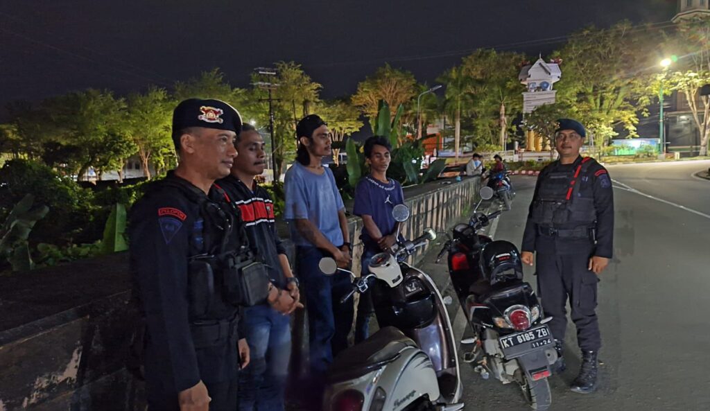 Brimob Kaltim Intensifkan Patroli Malam Minggu, Cegah Gangguan Kamtibmas di Kota Balikpapan WhatsApp Image 2025 10 26 at 13.53.25 a9de5bf6