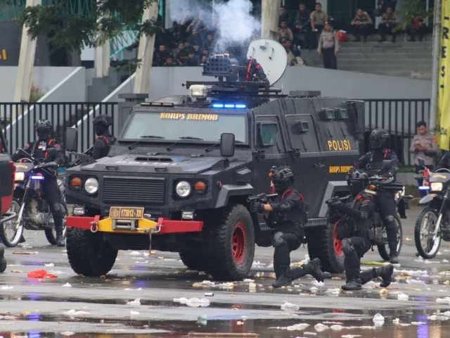 Brimob Polda Kaltim Ikuti Apel Gabungan dan Simulasi Sispamkota, Wujud Kesiapsiagaan Pengamanan Unjuk Rasa di Samarinda WhatsApp Image 2025 10 31 at 14.22.56 f909aa73