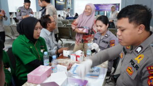 Bid Dokkes Polda Kaltim Gelar Jumat Curhat Bersama Sopir di Terminal Batu Ampar Balikpapan 2 DSC08260