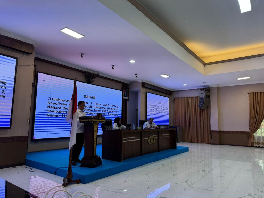 Perkuat Landasan Yuridis, Bidkum Polda Kaltim Gelar Sosialisasi Peraturan dan Penyuluhan Hukum WhatsApp Image 2025 11 01 at 11.26.33