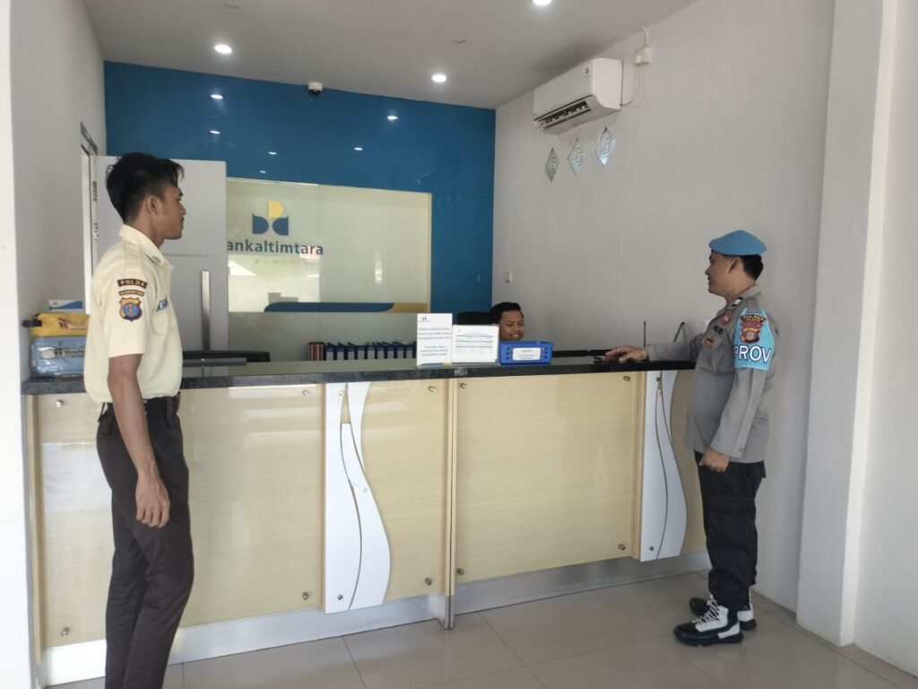Cegah Gangguan Kamtibmas, Polsek Tanjung Harapan Intensifkan Patroli di Sejumlah Titik-Titik Vital WhatsApp Image 2025 11 01 at 11.58.50