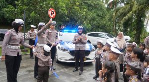 Polda Kaltim Terima Kunjungan Edukatif Siswa KB Media Sandika Balikpapan, Kenalkan Tugas-Tugas Polri Sejak Dini WhatsApp Image 2025 11 05 at 11.10.47 300x165 1