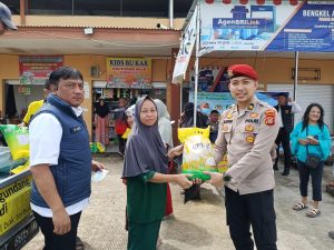 Polresta Samarinda Gelar Gerakan Pangan Murah Beras SPHP Untuk Bantu Warga WhatsApp Image 2025 11 06 at 11.54.21 300x225 1