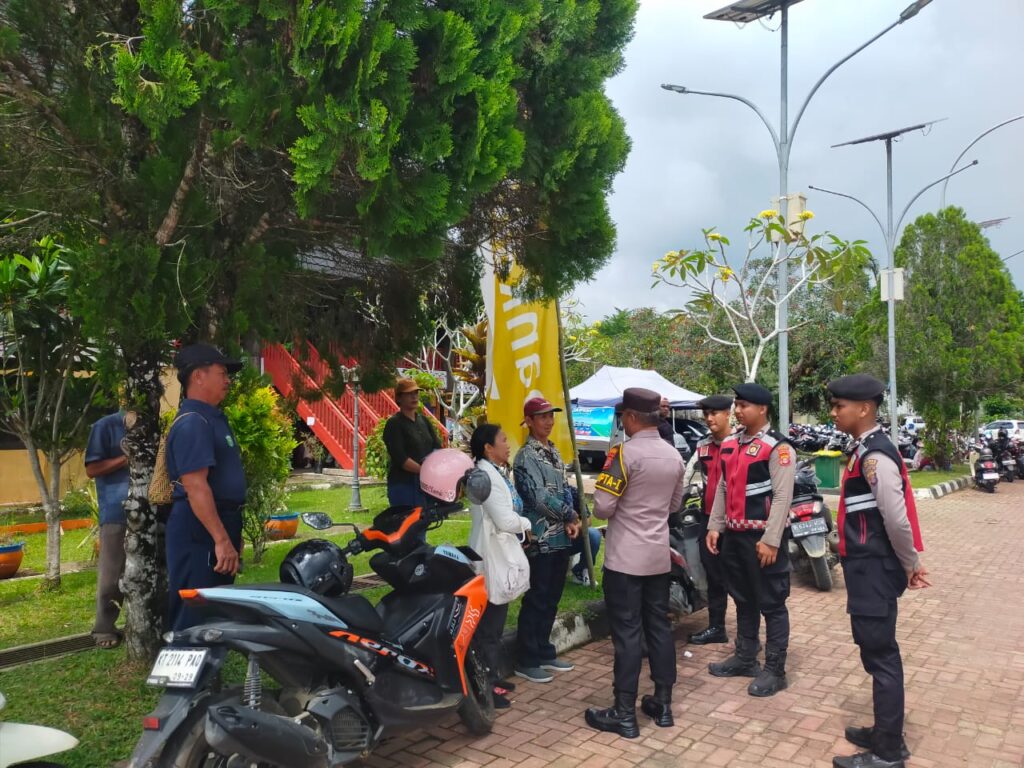Personil Satsamapta Polres Kutai Barat Gencarkan Patroli Sambang Ciptakan Rasa Aman di Tengah Masyarakat WhatsApp Image 2025 11 07 at 12.48.29 38fb0907