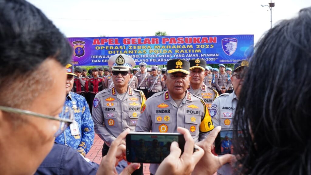 Operasi Zebra Mahakam 2025 Dimulai, Kapolda Kaltim : Fokus Tekan Angka Pelanggaran dan Kecelakaan WhatsApp Image 2025 11 17 at 11.16.29