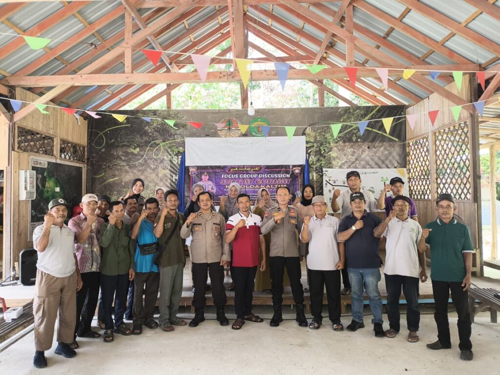 Jumat Curhat Polda Kaltim Perkuat Kemitraan dan Ketahanan Pangan Masyarakat di Balikpapan Utara WhatsApp Image 2025 11 28 at 10.17.38 9994c32e