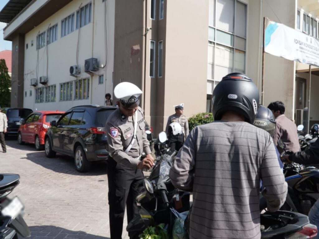 Ops.Zebra Mahakam 2025, Ditlantas Polda Kaltim Intensifkan Pemeriksaan Kendaraan dan Kepatuhan Pajak di Balikpapan WhatsApp Image 2025 11 30 at 09.16.56