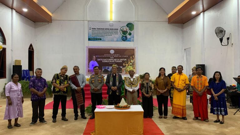 Kapolsek Segah Hadiri Ibadah Syukur dan Perayaan HUT ke-1 GPIB Jemaat Sungai Segah Sektor Maranatha ber5