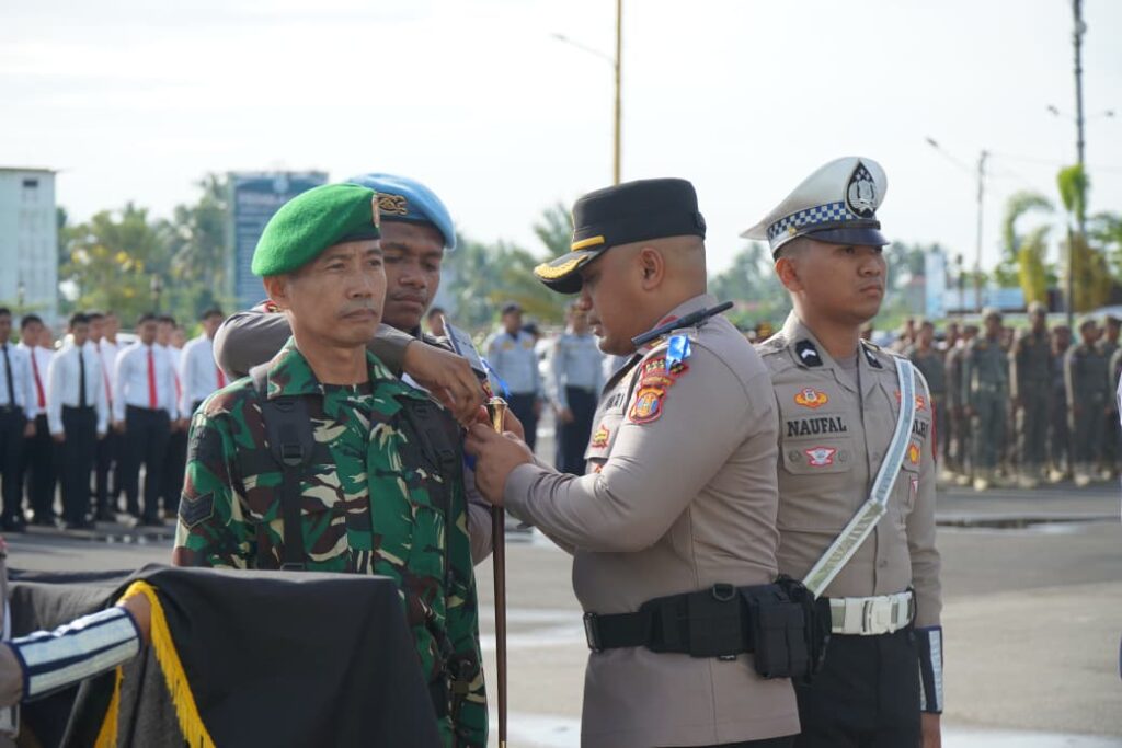 Polres Paser Gelar Apel Operasi Zebra Mahakam 2025 untuk Tingkatkan Kamseltibcarlantas paser 1