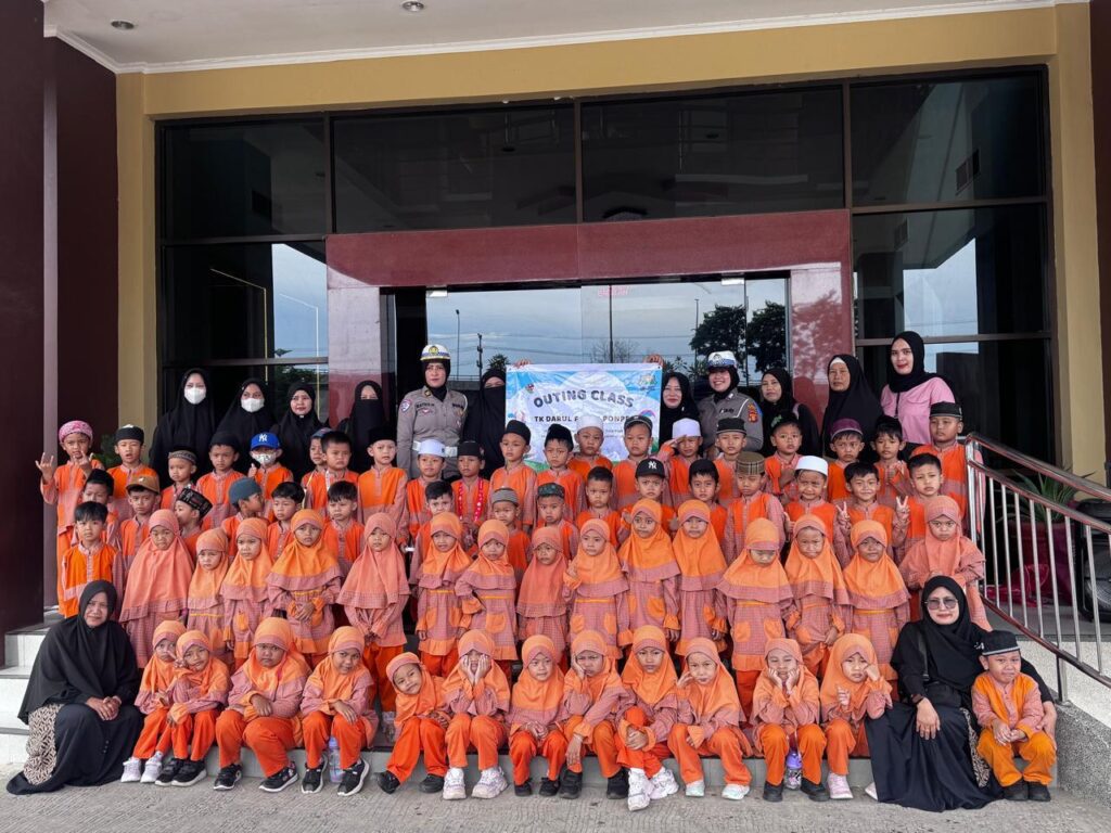 Sat Lantas Polresta Samarinda Gelar Program Polsanak, Tanamkan Disiplin dan Kesadaran Lalu Lintas Sejak Dini smd 2