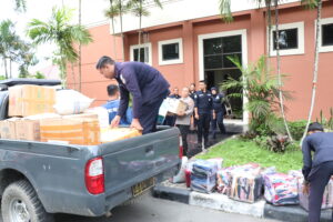Lewat JNE, Polda Kaltim Distribusikan Bantuan Untuk Korban Bencana di Aceh dan Sumatera 1 IMG 6592