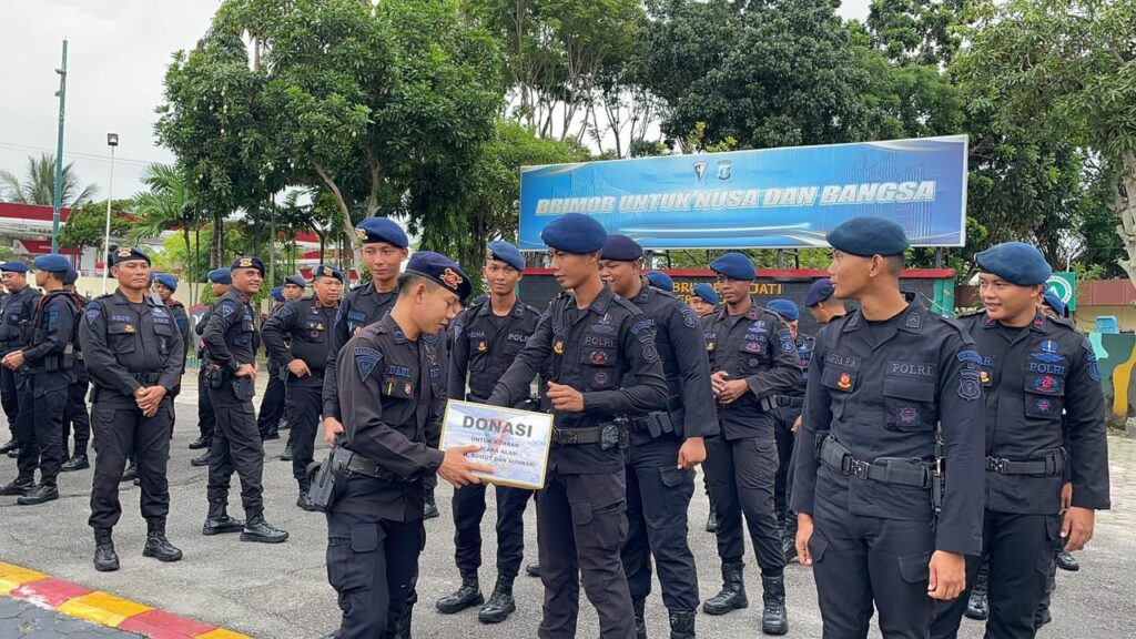 Wujud Bentuk Uluran Tangan Kemanusiaan, Batalyon A Sat Brimob Polda Kaltim Galang Donasi untuk Korban Bencana di Aceh, Sumut, dan Sumbar WhatsApp Image 2025 12 02 at 07.33.44