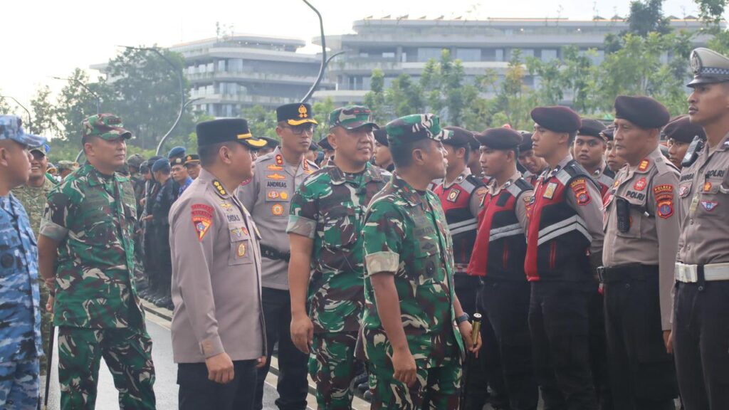 Kunker Wapres RI ke IKN, TNI-Polri Gelar Apel Kesiapan Pasukan Pengamanan WhatsApp Image 2025 12 02 at 08.16.42