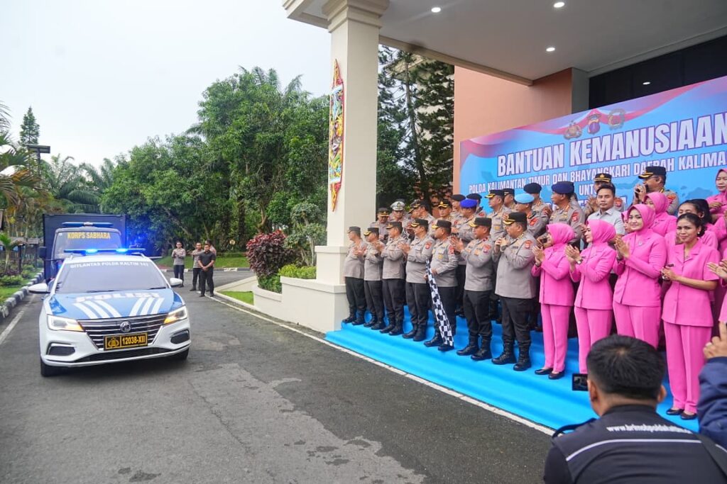 Wujud Kepedulian Terhadap Sesama, Polda Kaltim Berangkatkan Bantuan Kemanusiaan untuk Korban Bencana di Aceh, Sumut, dan Sumbar WhatsApp Image 2025 12 02 at 11.09.43