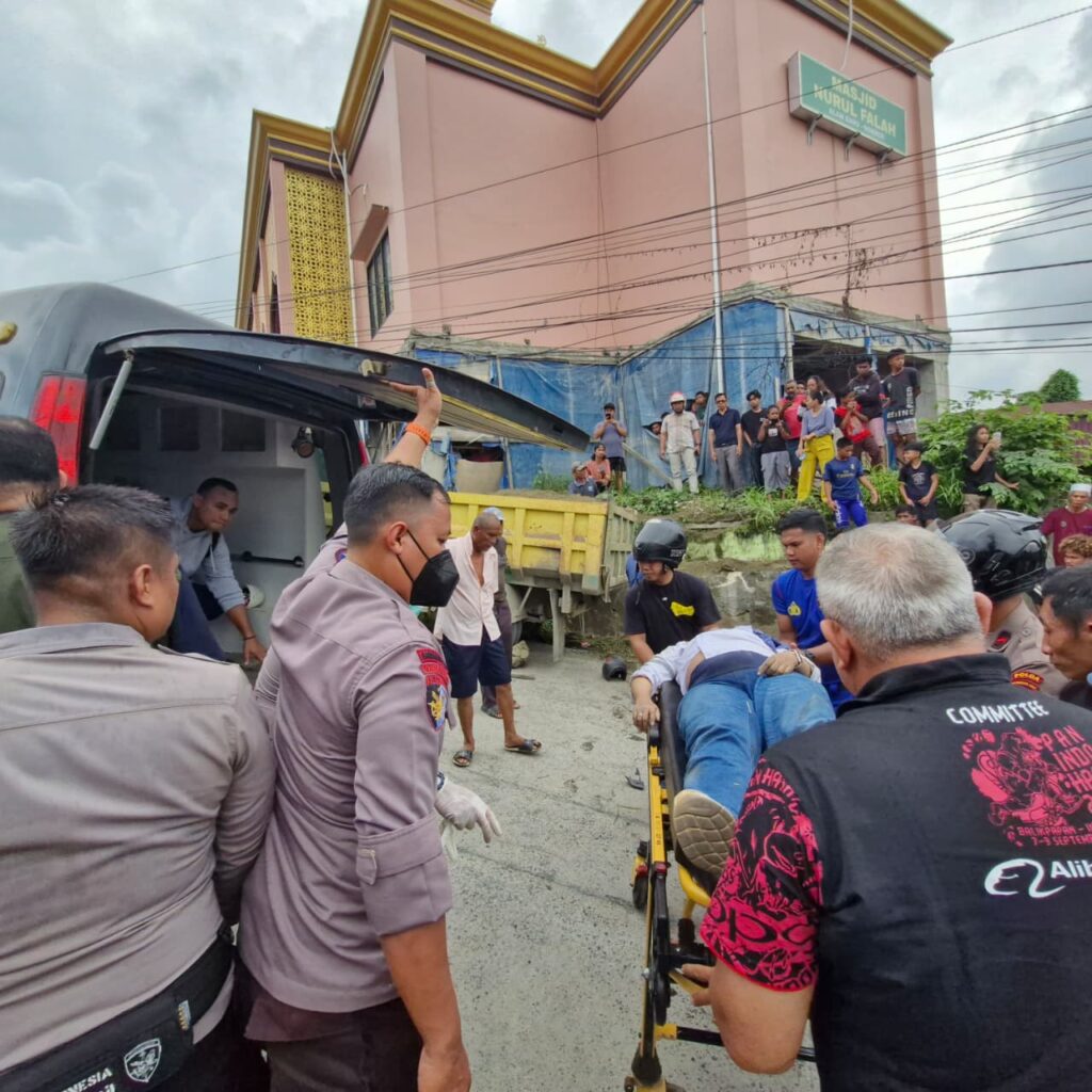 Respon Cepat, Personel Polairud Polda Kaltim Sigap Evakuasi Korban Laka Lantas di Kawasan Somber WhatsApp Image 2025 12 03 at 13.22.41