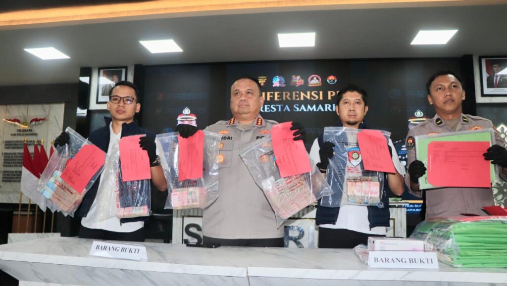 Polresta Samarinda Beberkan Kasus Korupsi BPR, Dua Tersangka Rugikan Keuangan Negara Rp 4,6 Miliar Lebih WhatsApp Image 2025 12 03 at 17.21.04 8be64b6b
