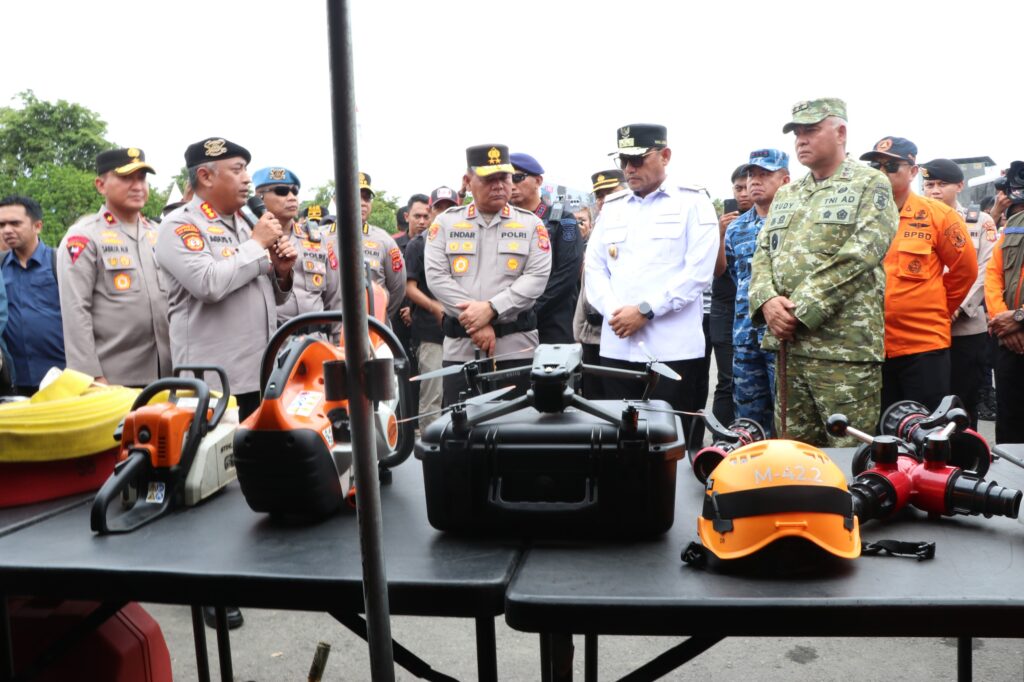 Siap Hadapi Potensi Bencana Hidrometeorologi, Polda Kaltim Siagakan 1.684 Personil WhatsApp Image 2025 12 06 at 15.50.15