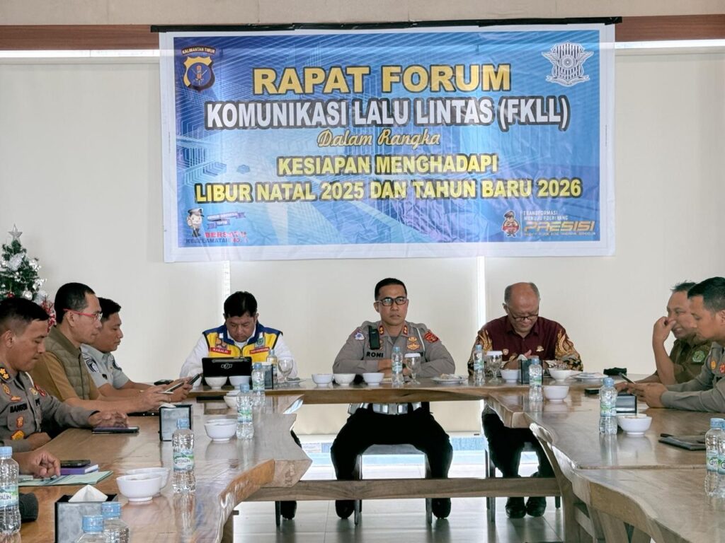 FKLL Bahas Kesiapan Pengamanan Lalin Jelang Natal 2025 dan Tahun Baru 2026, Ditlantas Polda Kaltim Tekankan Sinergi Antarinstansi WhatsApp Image 2025 12 10 at 09.12.25 63e09a58