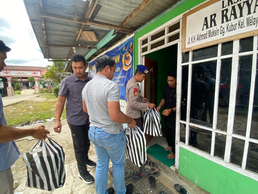 Jumat Penuh Kepedulian, Sat Polairud Polres Kukar Salurkan Bantuan Sosial ke Panti Asuhan dan Ponpes WhatsApp Image 2025 12 14 at 10.57.28