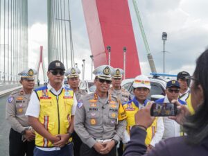 Pastikan Kesiapan Guna Kelancaran Arus Liburan Nataru, Dirlantas Polda Kaltim Tinjau Langsung Arus Lalin Tol IKN 3 WhatsApp Image 2025 12 23 at 09.54.36