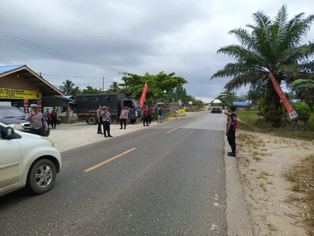 Ops Lilin Mahakam 2025, Polres PPU Intensifkan Patroli Jelang Natal dan Tahun Baru WhatsApp Image 2025 12 24 at 09.50.09