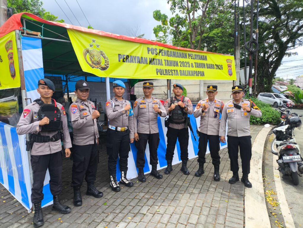 Jelang Natal, Brimob Polda Kaltim Perkuat Pengamanan Pospam dan Gereja di Balikpapan Utara WhatsApp Image 2025 12 24 at 12.25.47