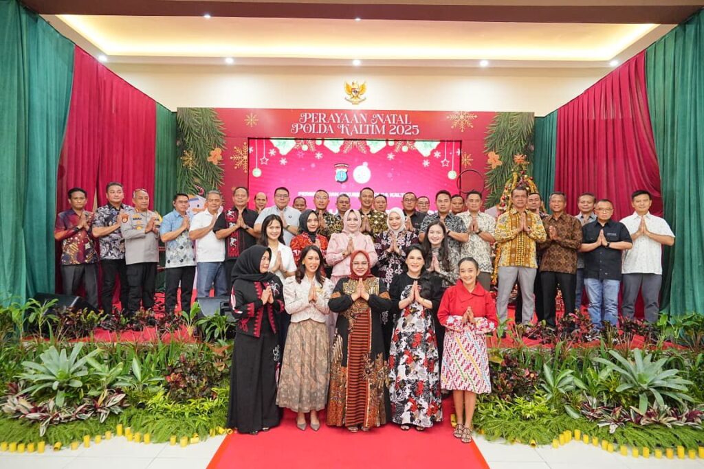 Polda Kaltim Gelar Open House Perayaan Natal 2025 di Aula Bhayangkari Klandasan WhatsApp Image 2025 12 25 at 14.23.28