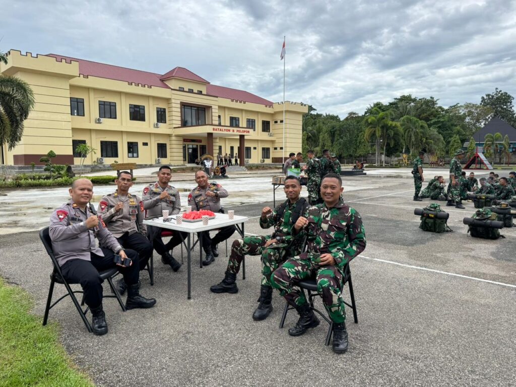 Brimob Polda Kaltim Sambut Pleton Beranting Yonif 611/Awang Long dalam Peringatan HUT Infanteri ke-77 brimob 1