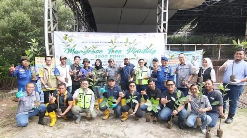 Ditpolairud Polda Kaltim Bersama Astra Group Tanam 1.000 Mangrove, Perkuat Konservasi Pesisir Balikpapan polair
