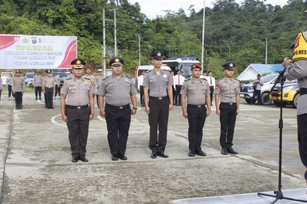 Wujud Apresiasi, Polres Mahulu Gelar Upacara Kenaikan Pangkat Personel TMT 1 Januari 2026 WhatsApp Image 2026 01 01 at 13.43.06