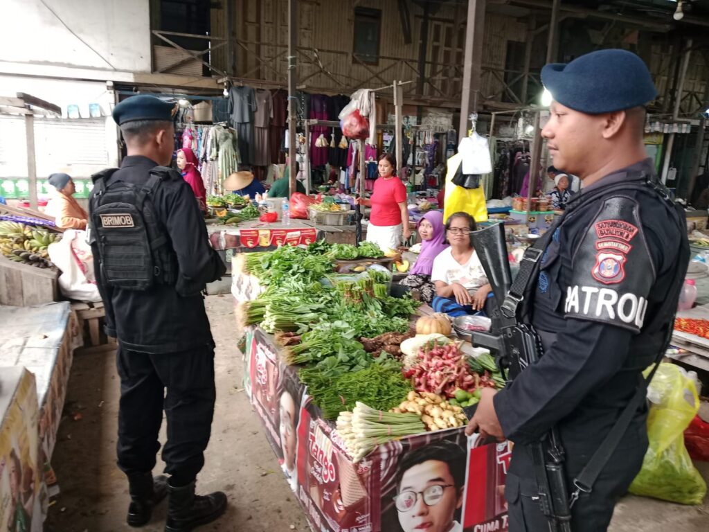 Beri Rasa Aman untuk Masyarakat di Akhir Pekan, Batalyon B Pelopor Sat Brimob Polda Kaltim Gelar Patroli Terpadu di Samarinda WhatsApp Image 2026 01 04 at 10.43.50