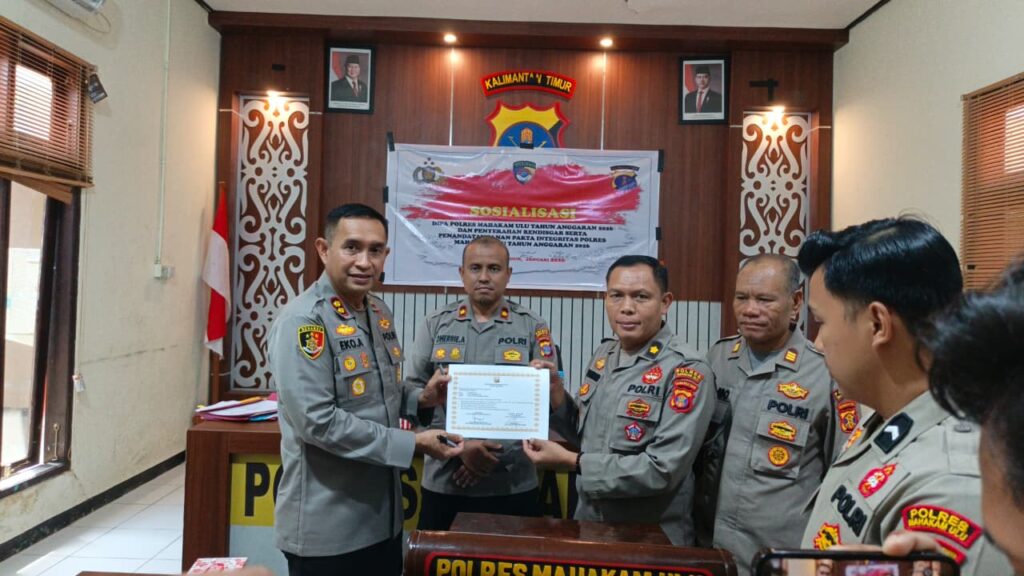 Pastikan Transparansi Anggaran, Polres Mahulu Gelar Sosialisasi DIPA TA.2026 serta Penandatanganan Pakta Integritas WhatsApp Image 2026 01 13 at 10.43.01