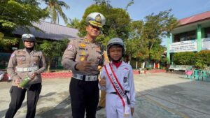 Polantas Menyapa, Kasubdit Kamsel Ditlantas Polda Kaltim Jadi Inspektur Upacara di SDN 001 Balikpapan Utara 1 WhatsApp Image 2026 01 14 at 15.43.03
