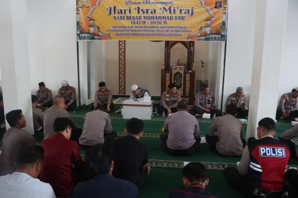 Polres Berau Gelar Peringatan Isra Mi’raj, Momentum Penguatan Iman dan Kepedulian Sosial Personel WhatsApp Image 2026 01 16 at 10.27.43
