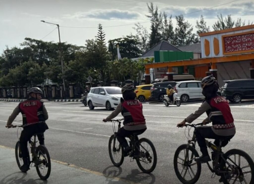Hadir Beri Rasa Aman untuk Masyarakat, Ditsamapta Polda Kaltim Intensifkan Patroli Sepeda di Wilayah Balikpapan WhatsApp Image 2026 01 16 at 11.12.43