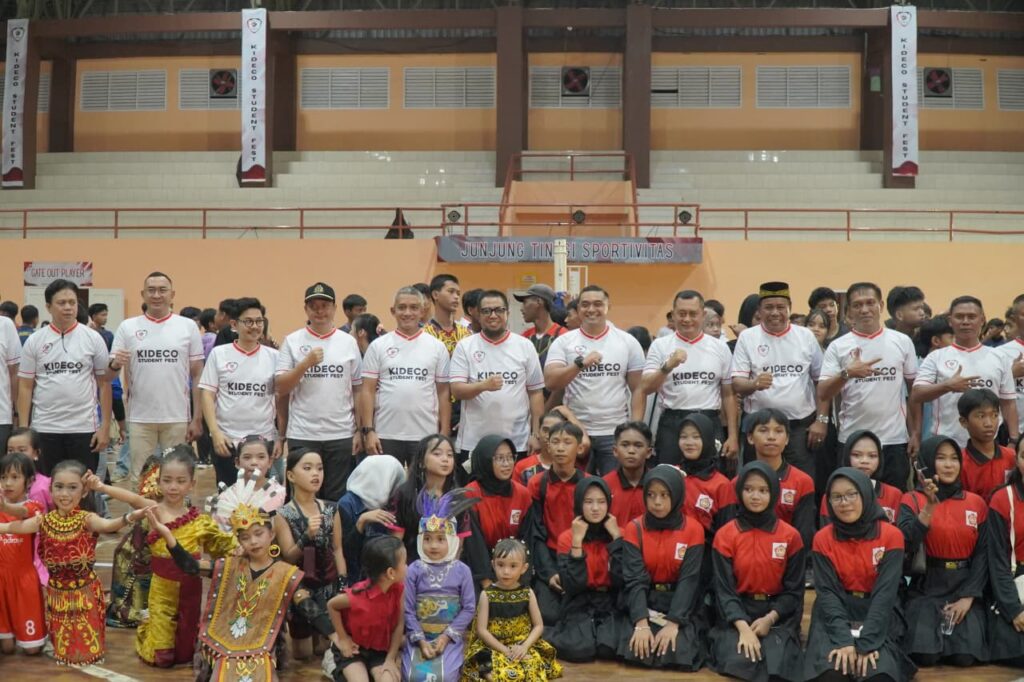 Dukung Kreativitas para Pelajar, Kapolres Paser Hadiri Pembukaan Kideco Student Fest 2026 WhatsApp Image 2026 01 22 at 10.47.36