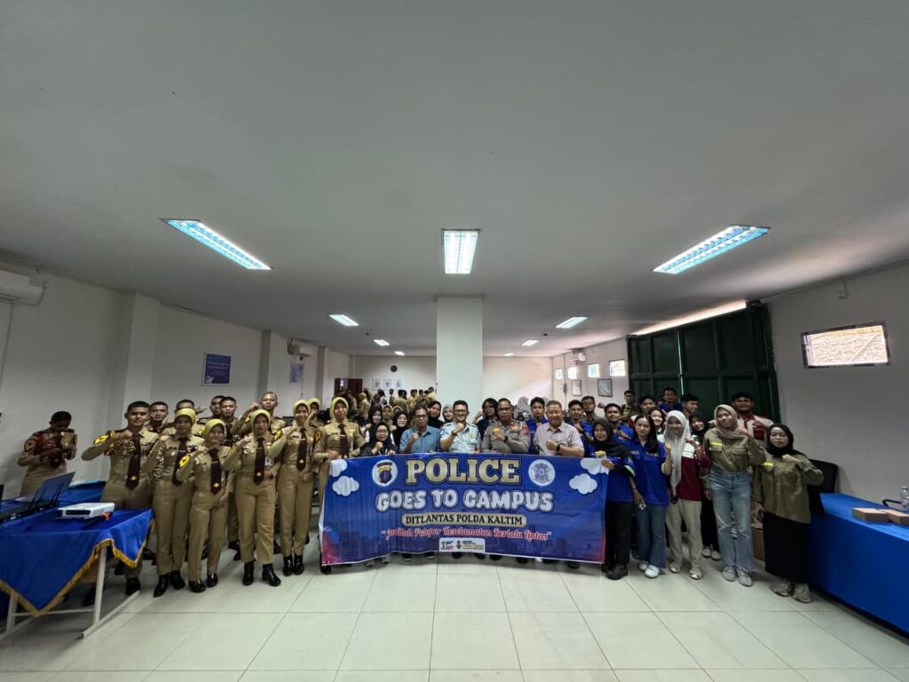 Police Goes To Campus, Ditlantas Polda Kaltim Edukasi Mahasiswa Polnes tentang Keselamatan Berlalu Lintas WhatsApp Image 2026 01 28 at 16.53.16