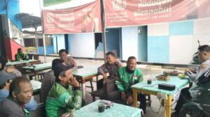 Polda Kaltim Perkuat Silaturahmi dan Kepercayaan Publik Lewat Pembinaan di Warung Ojol Kamtibmas 1 obvit