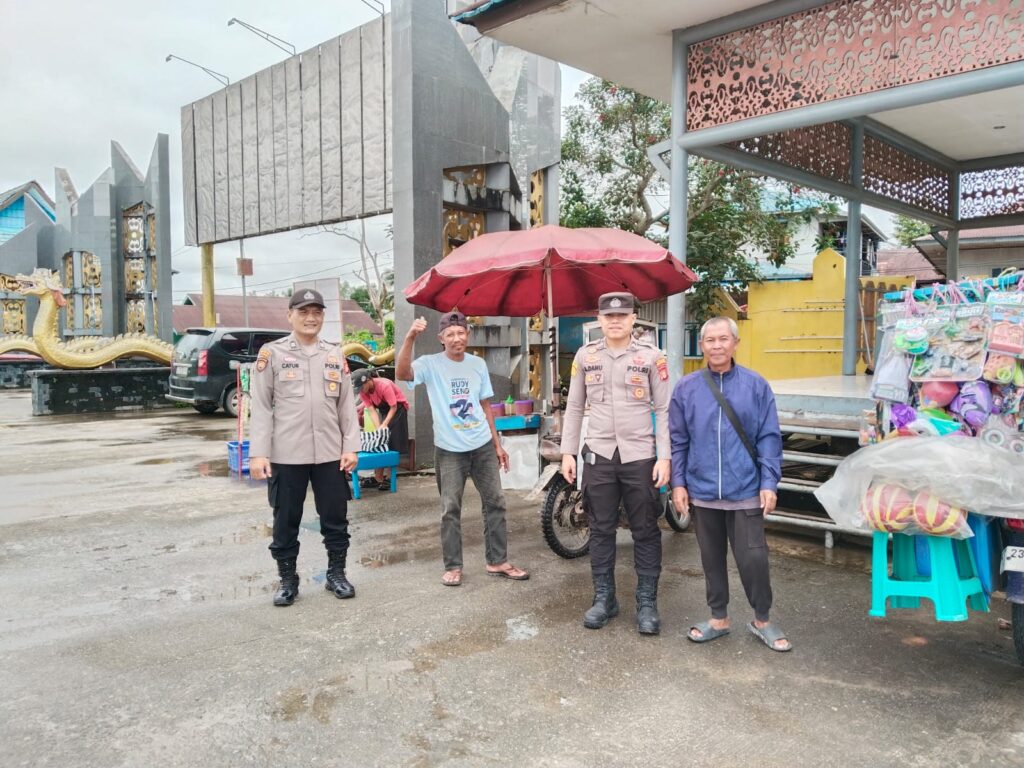 Ingatkan Masyarakat untuk Waspada Karhutla dan Kejahatan Siber, Polsek Anggana Gencarkan Patroli Dialogis WhatsApp Image 2026 02 03 at 14.30.40